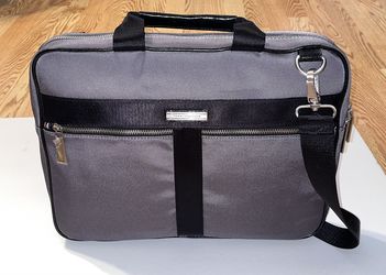 Tommy Hilfiger Vintage Sleek Laptop Bag (New with Tags)