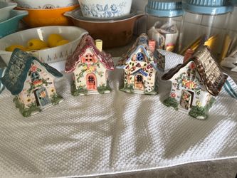 Set of 4 Ceramic Cottage Tea Light Holders