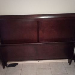 Furniture of America Arabella Traditional Wood Queen Bed Frame with Headboard and Footboard, Elegant Sleigh Design Bedframe