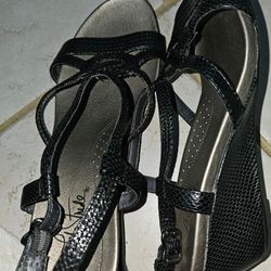 NWOT Womens Size 8.5 Lifestride Black Nocturnas Wedge Sandals 