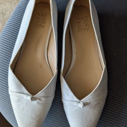 Gray Flat