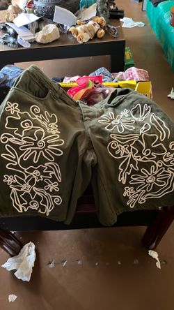 We are free shorts size 32
