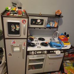 Play Kitchen And Accessories
