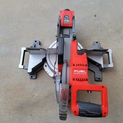 Milwaukee Fuel Brushless Miter Saw