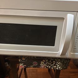 White Large Size Microwave Work Good LG microwave