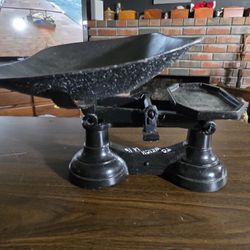Vintage Cast Iron Balance Scale