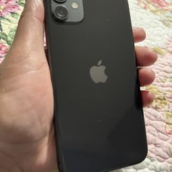 Apple iPhone 11 Black 128GB Factory Unlocked. In Great Condition with Good Battery life
