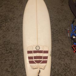 Surfboard 5’6 Fish