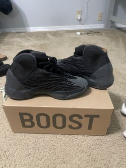 Yeezy QNTM. Men Size 7