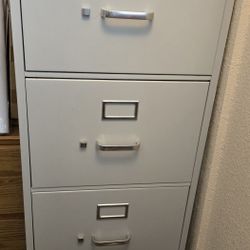 Heavy duty 4 drawer metal filing cabinet