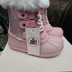 Juicy by Juicy Couture Escalon Pink Waterproof Flat Heel Snow Boot Fur Size 6 and 8 in toddlers and I have size 2 and 3 in kids 
