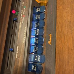 Antike Piano Un Solo Dueño En Muy Buenas Condiciones Trabaja Perfecto $150