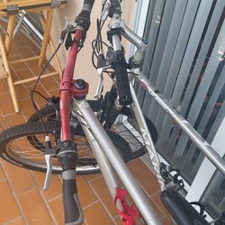 VENDO DOS BICICLETAS UNA DE MONTAŃA Y OTRA MTB