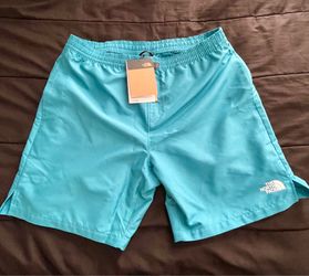 Blue men’s The North Face medium shorts
