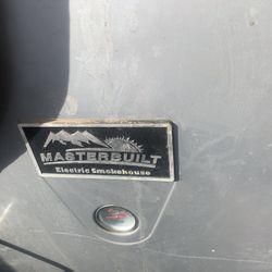 Electric smoker