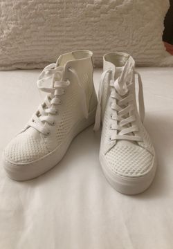 Madden girl high top sneakers size 5
