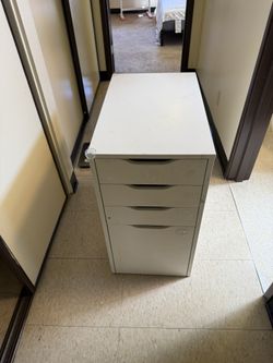 Drawer unit on casters, white
