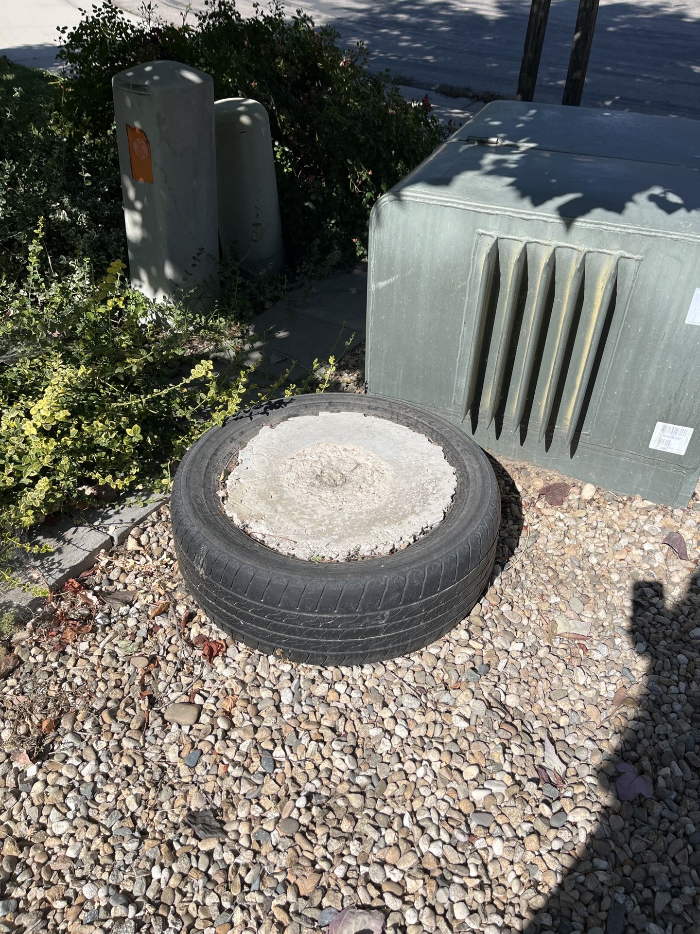 Free Cement Filled Tire
