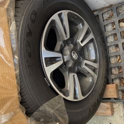 2017 Toyota Wheels & Tires OEM