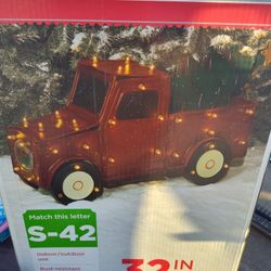 Lit Up Red Truck. Adornos DE CASA 