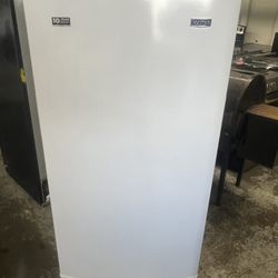 $1,099 MSRP - Maytag Freezer Frost Free 15.7cf