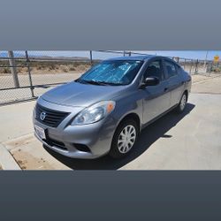 2012 Nissan Versa S 5 Speed Manual Transmission 4 Door Sedan