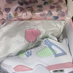 Jordan 4 Retros Valentines Edition