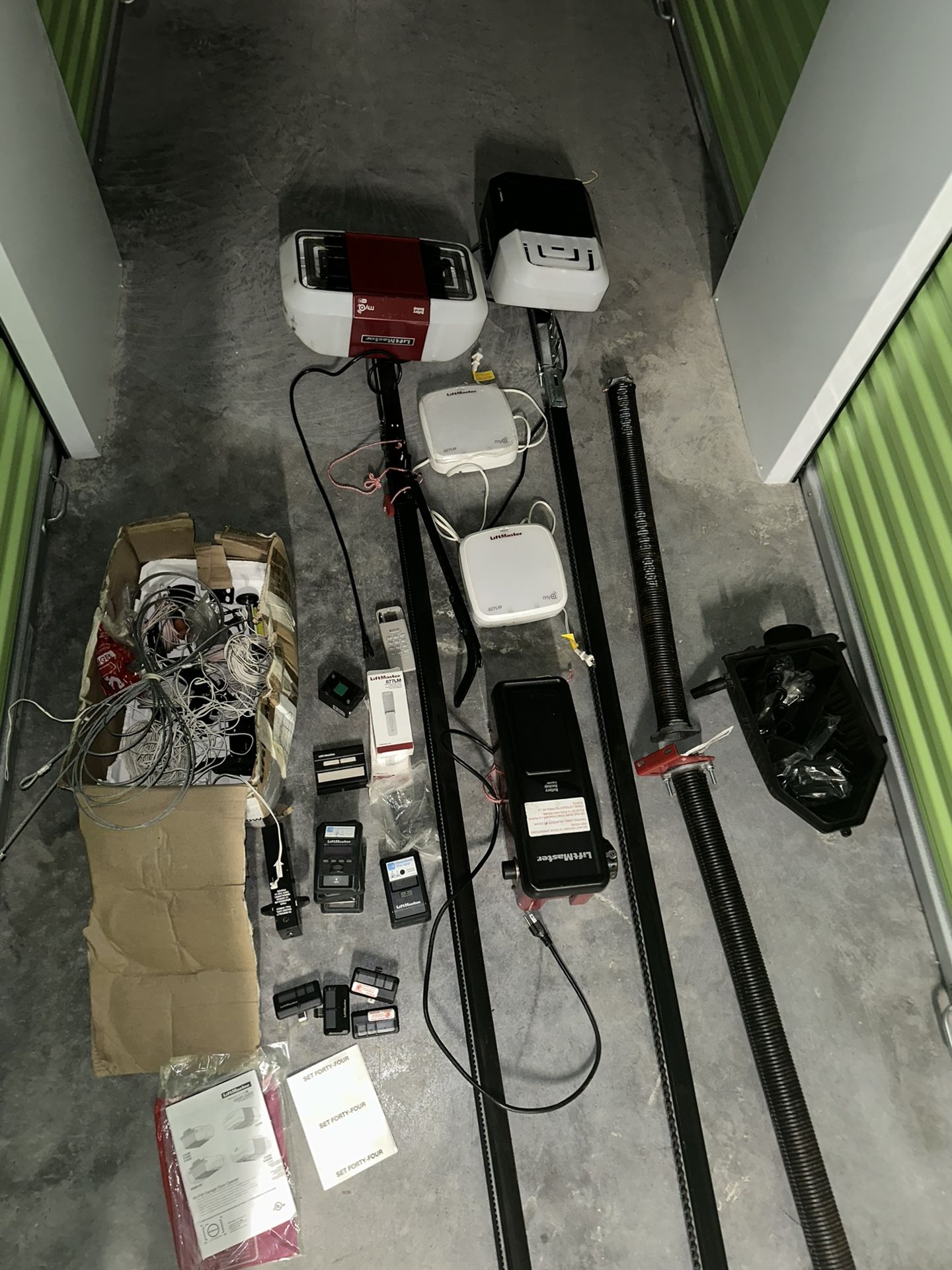 Liftmaster 8550WLB + HBW8522 With Rails And Bundles