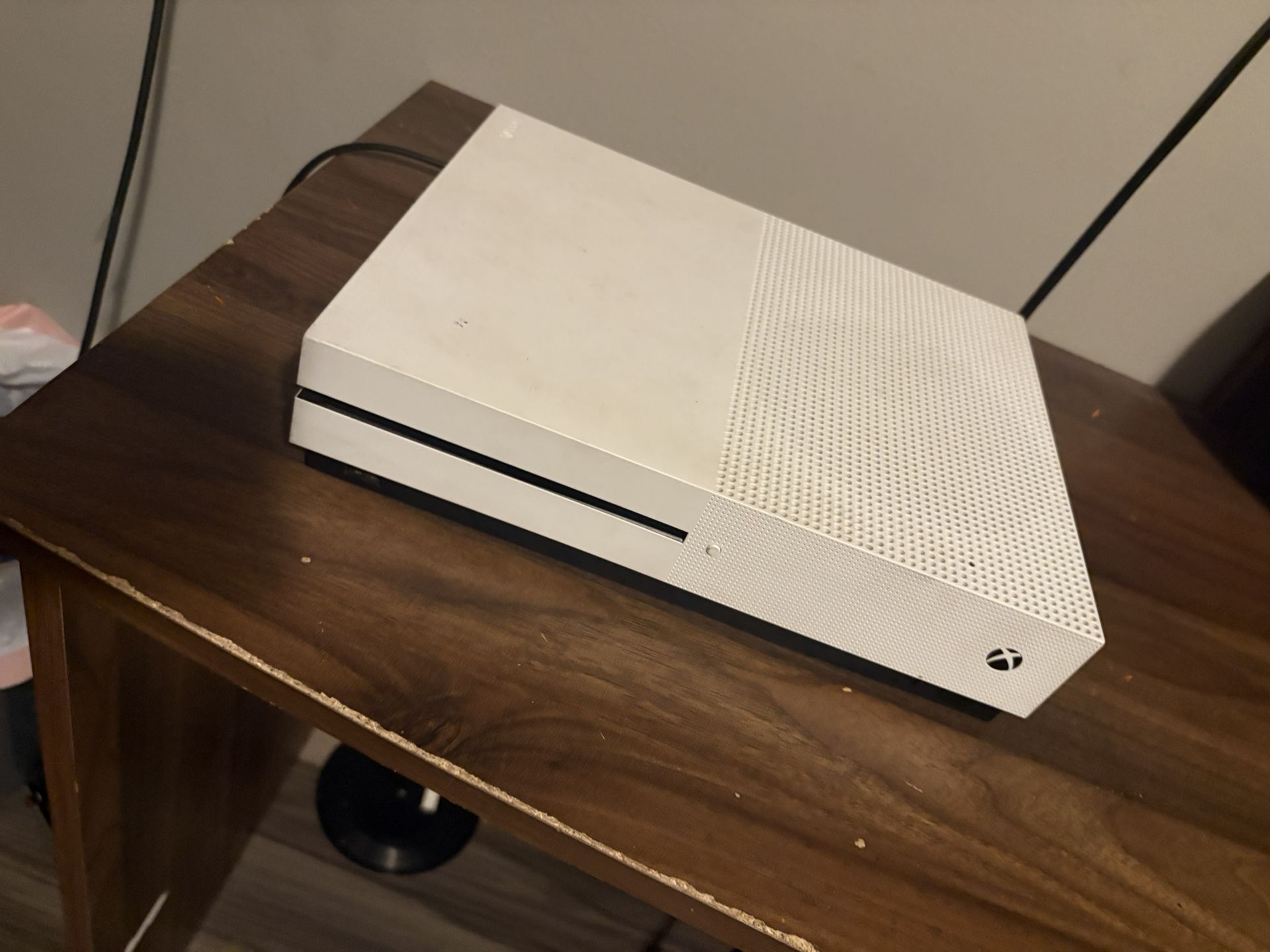 Xbox One S With Controller