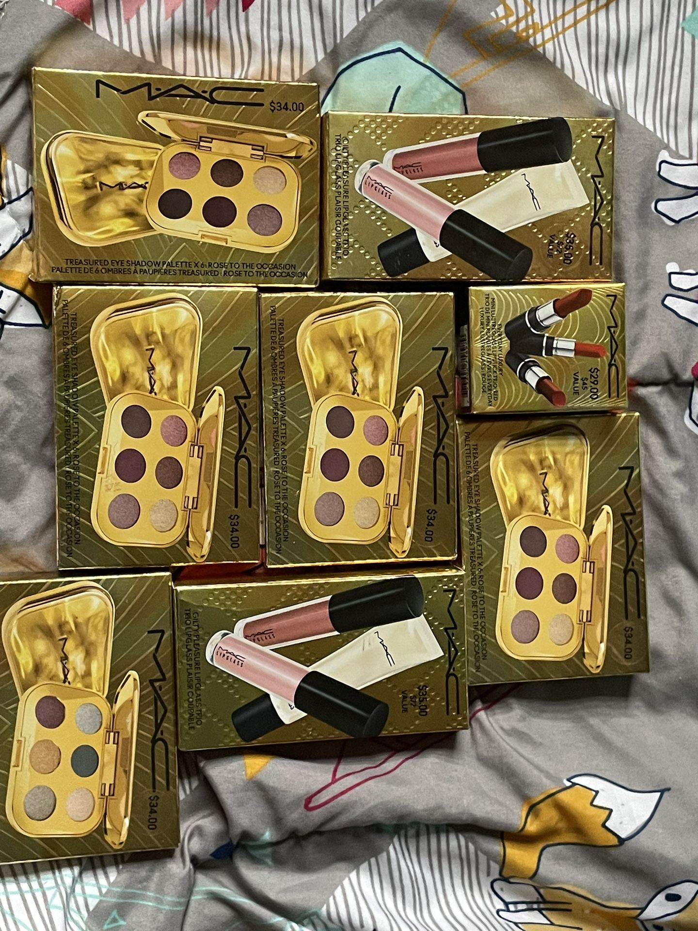 Overstock Mac Cosmetics And Assorted Other Pieces
