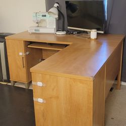 L-Shaped Computer Desk 

