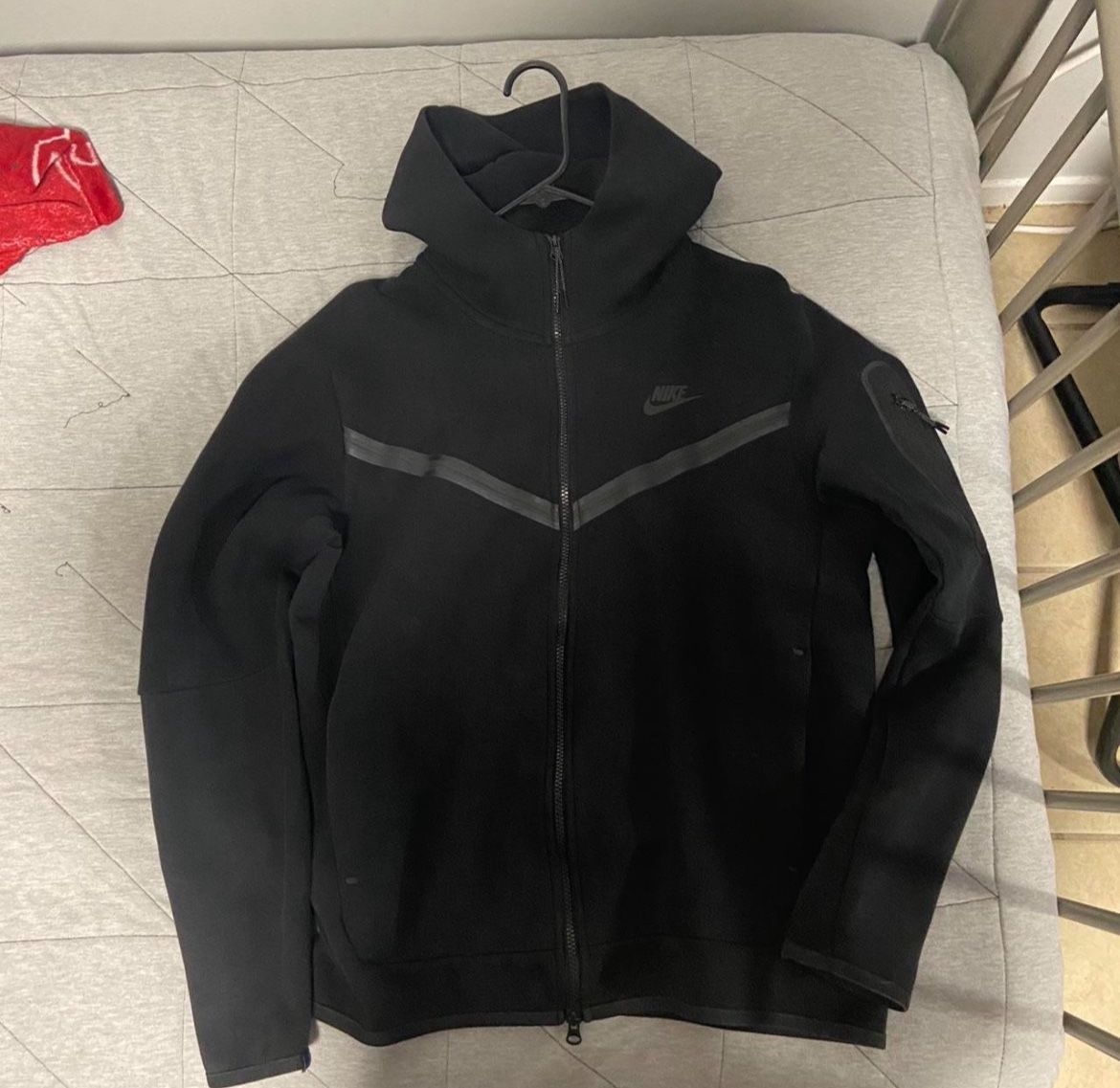 Black Nike Tech