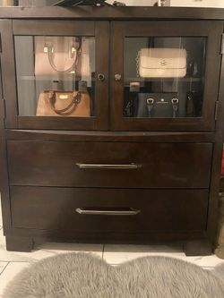 Dresser