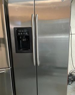 GE  Side By Side Stainless Steel Refrigerator Fridge
