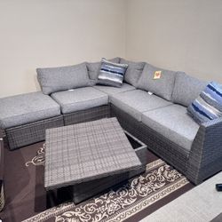 Sectional Set 