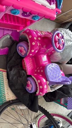 Minnie Mouse car