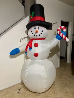 10 foot inflatable snowman