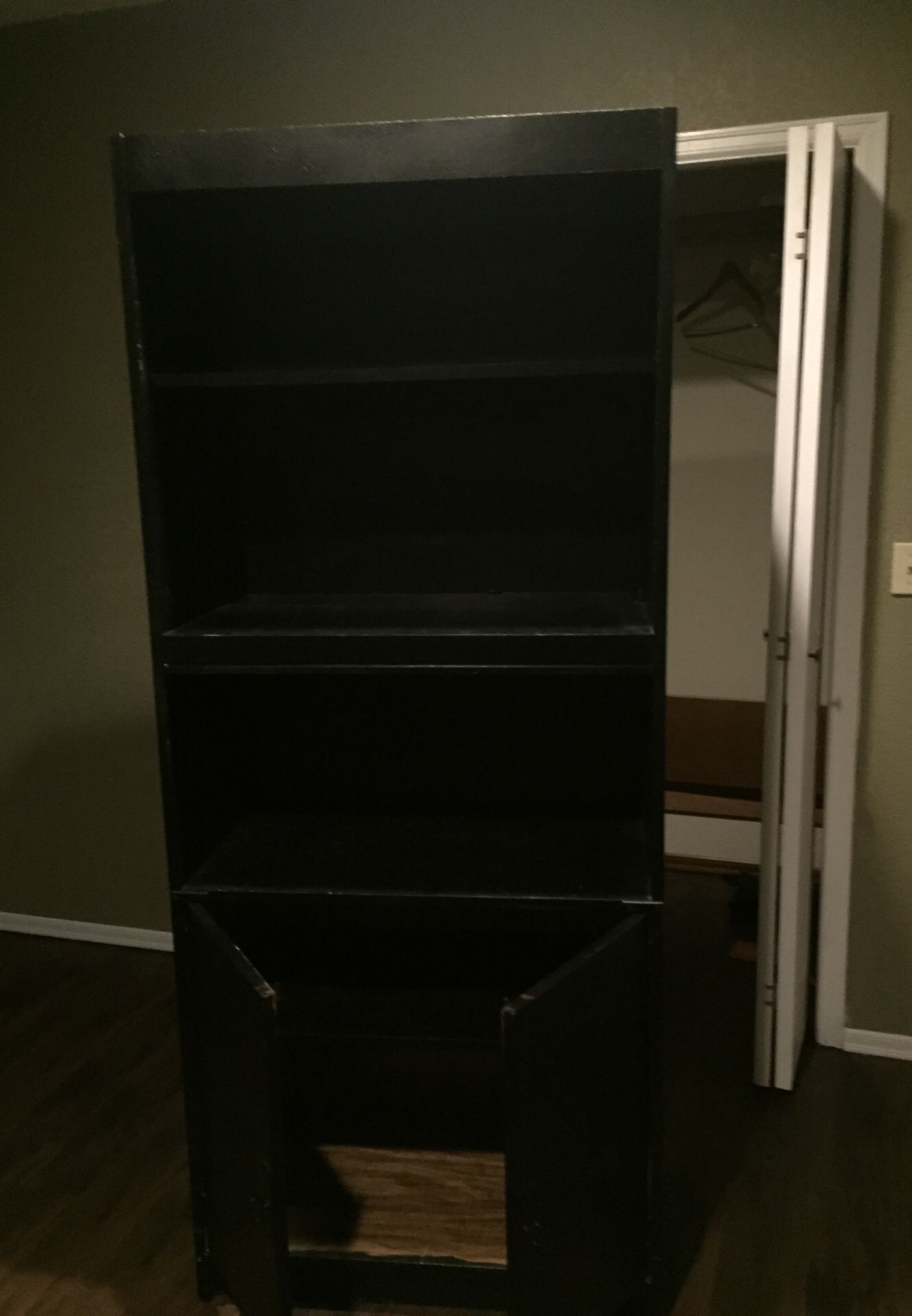 Free solid wood bookcase