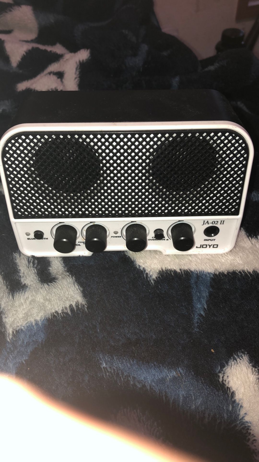 Mini Guitar Amp W Blue Tooth 
