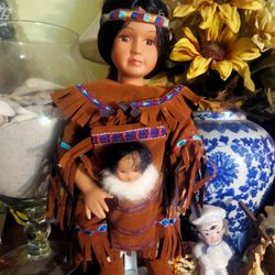 Collectors Vintage Native Indian Porcelain & Cloth Doll 14” With Baby