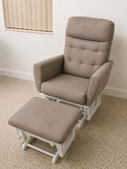 Nursery Glider Rocking Chair + Matching Ottoman – Great Condition