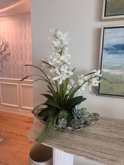 Faux floral plant