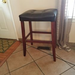 2 Leather and wood bar stools