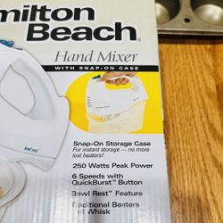 Baking Set With Hamilton beach Hand Mixer 