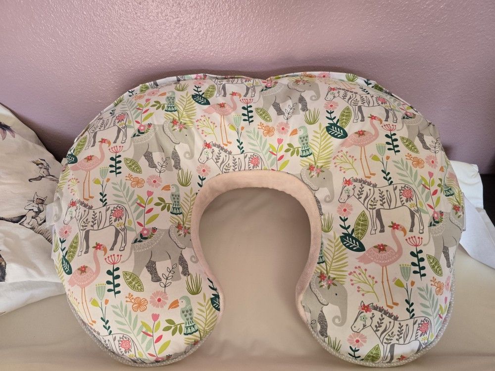 Like New Boppy