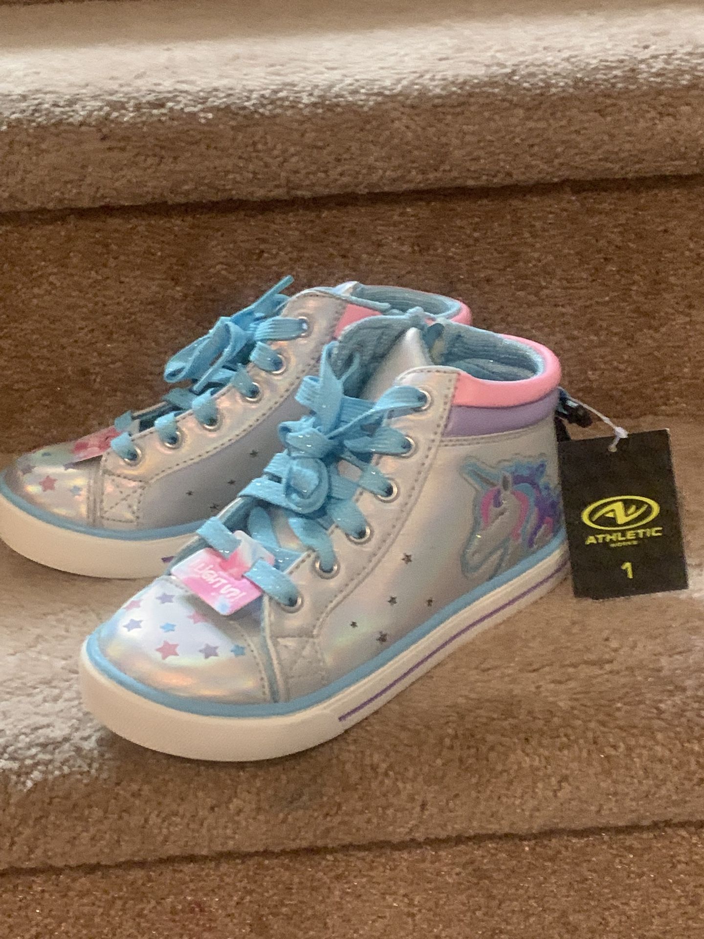 New With Tags Light Up Girls Sneakers