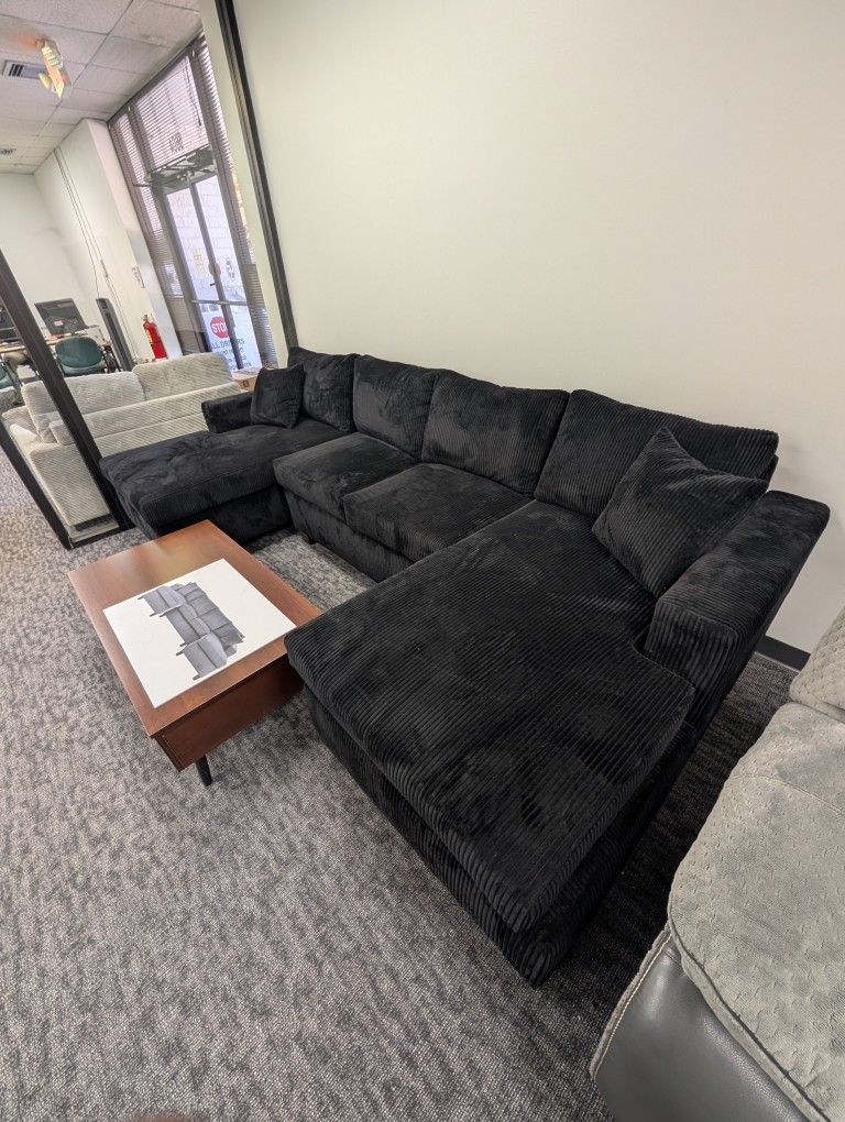 Zack Double Chaise Sectional w Pillows