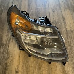 2014 - 2020 Dodge Ram ProMaster Halogen Headlight (Right/Passenger)
