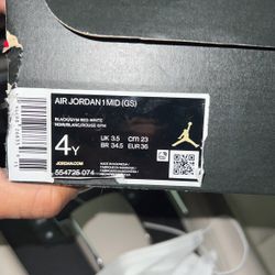Jordan 1 Mid Size 4Y