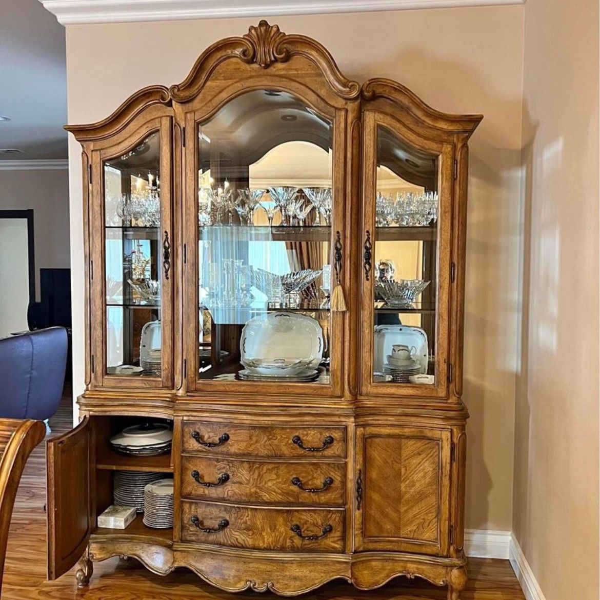 Dining Room Set With A China Cabinet